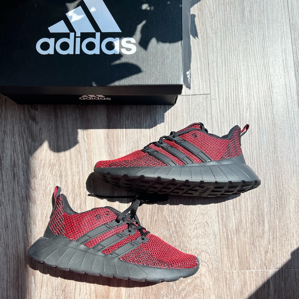 Adidas Questar Flow K Size 3.5 kids